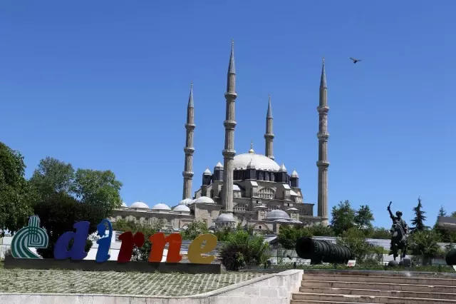 Edirne'de 'tam kapanma' denetimleri devam ediyor Edirne'de 'tam kapanma' denetimleri devam ediyor