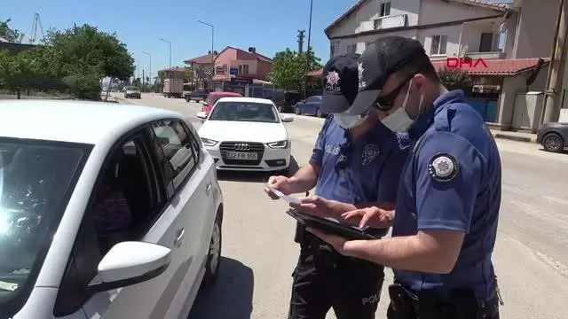 Keşan'da sürücüler denetlendi, 'e-Devlet izin belgesi' hatırlatıldı Keşan'da sürücüler denetlendi, 'e-Devlet izin belgesi' hatırlatıldı