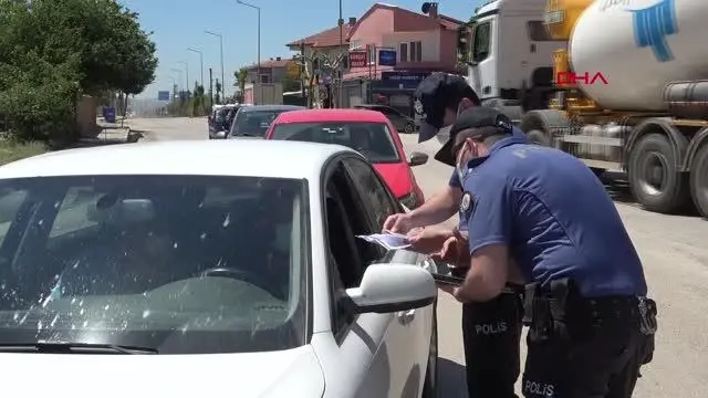 Keşan'da sürücüler denetlendi, 'e-Devlet izin belgesi' hatırlatıldı Keşan'da sürücüler denetlendi, 'e-Devlet izin belgesi' hatırlatıldı