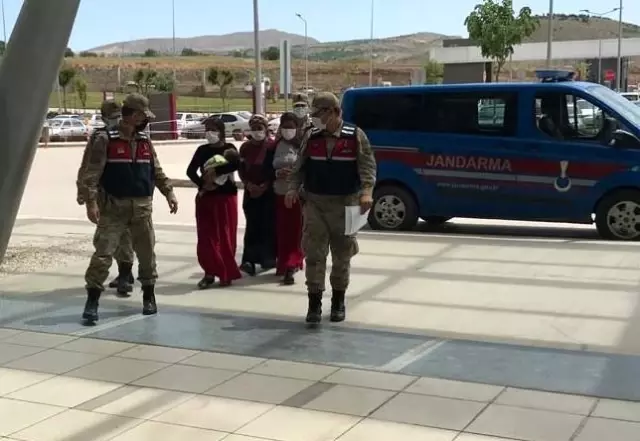 Emekli maaşı çalındı, jandarma aynı gün bulup teslim etti Emekli maaşı çalındı, jandarma aynı gün bulup teslim etti