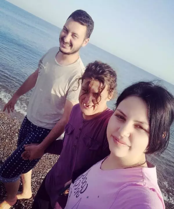 ANTALYA ENGELLİ HAFİZE'NİN BABASI: SAKİNLEŞMESİ AMACIYLA KAFESE KOYDUK, GELDİĞİMDE KIZIM HAYATINI KAYBETMİŞTİ ANTALYA ENGELLİ HAFİZE'NİN BABASI: SAKİNLEŞMESİ AMACIYLA KAFESE KOYDUK, GELDİĞİMDE KIZIM HAYATINI KAYBETMİŞTİ