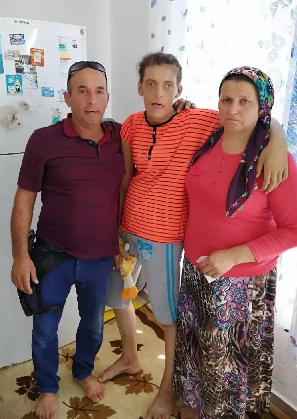 ANTALYA ENGELLİ HAFİZE'NİN BABASI: SAKİNLEŞMESİ AMACIYLA KAFESE KOYDUK, GELDİĞİMDE KIZIM HAYATINI KAYBETMİŞTİ ANTALYA ENGELLİ HAFİZE'NİN BABASI: SAKİNLEŞMESİ AMACIYLA KAFESE KOYDUK, GELDİĞİMDE KIZIM HAYATINI KAYBETMİŞTİ