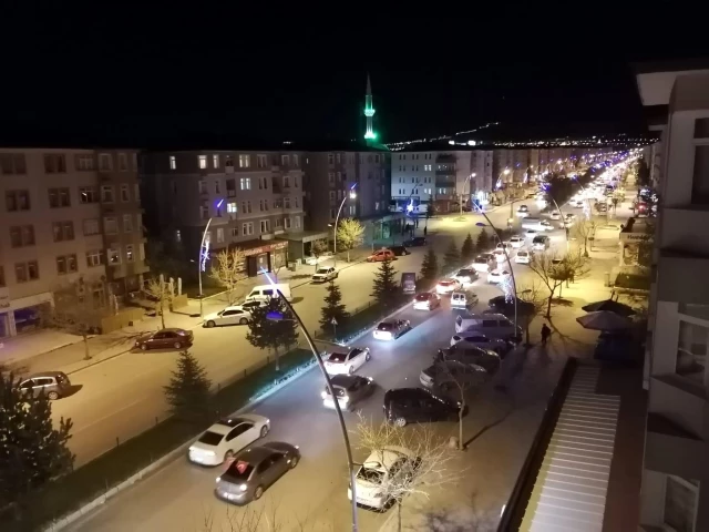 Erzurum'da yüzlerce araç konvoy yaparak İsrail'e tepki gösterdi