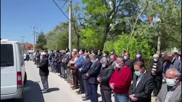 Eski Bakan Akcan'ın acı günü Eski Bakan Akcan'ın acı günü