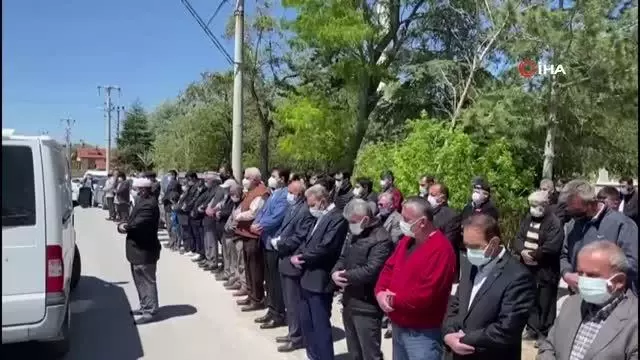 Eski Bakan Akcan'ın acı günü Eski Bakan Akcan'ın acı günü