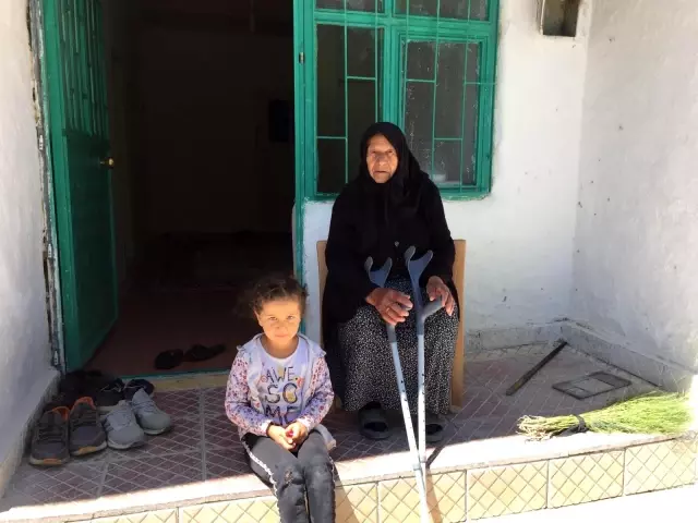 Son dakika haberleri | Fırtına şehit annesinin evinin çatısını uçurdu
