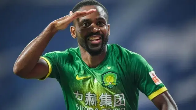 Forvet hattını sil baştan yenileyecek Fenerbahçe, Giroud'nun ardından Bakambu'yu da bitiriyor Forvet hattını sil baştan yenileyecek Fenerbahçe, Giroud'nun ardından Bakambu'yu da bitiriyor