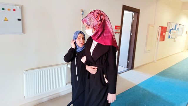 Görme engelli Berna Kuran'ı Kerim'i ezbere okuyor Görme engelli Berna Kuran'ı Kerim'i ezbere okuyor