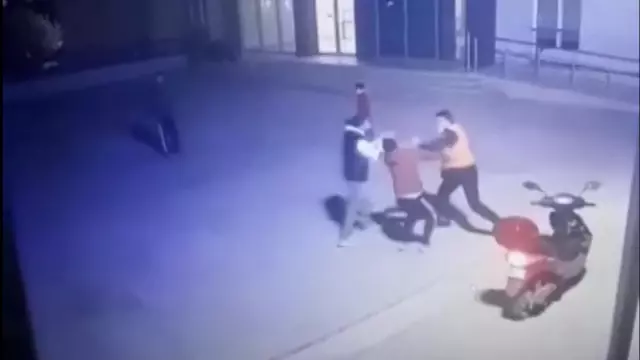 Güvenlik görevlisi tekvandocu çıkınca kavga kısa sürdü Güvenlik görevlisi tekvandocu çıkınca kavga kısa sürdü