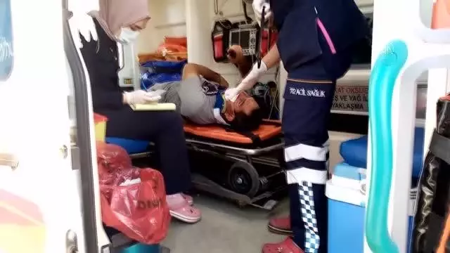 İki otomobilin çarpışması sonucu 4 kişi yaralandı İki otomobilin çarpışması sonucu 4 kişi yaralandı