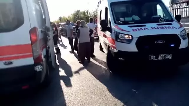 İki otomobilin çarpışması sonucu 4 kişi yaralandı İki otomobilin çarpışması sonucu 4 kişi yaralandı