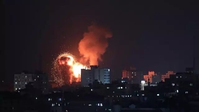 İsrail'in Gazze'ye düzenlediği saldırılarda hayatını kaybedenlerin sayısı 35'e yükseldi İsrail'in Gazze'ye düzenlediği saldırılarda hayatını kaybedenlerin sayısı 35'e yükseldi