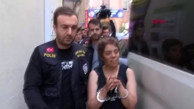 KARAKÖY'DE BAŞÖRTÜLÜ KADINLARA SALDIRAN KADINA VERİLEN CEZANIN GEREKÇESİ AÇIKLANDI KARAKÖY'DE BAŞÖRTÜLÜ KADINLARA SALDIRAN KADINA VERİLEN CEZANIN GEREKÇESİ AÇIKLANDI