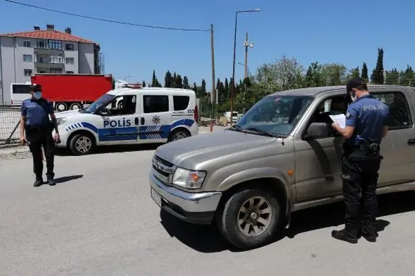 Keşan'da sürücüler denetlendi, 'e-Devlet izin belgesi' hatırlatıldı Keşan'da sürücüler denetlendi, 'e-Devlet izin belgesi' hatırlatıldı