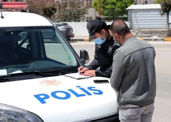 Keşan'da sürücüler denetlendi, 'e-Devlet izin belgesi' hatırlatıldı Keşan'da sürücüler denetlendi, 'e-Devlet izin belgesi' hatırlatıldı