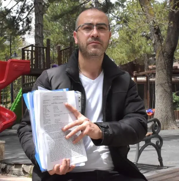 Asgari ücretli çalışana, kimlik bilgileriyle babasının adına kurulan 3 şirketten 14 milyonluk borç kaldı Asgari ücretli çalışana, kimlik bilgileriyle babasının adına kurulan 3 şirketten 14 milyonluk borç kaldı