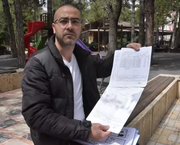 Asgari ücretli çalışana, kimlik bilgileriyle babasının adına kurulan 3 şirketten 14 milyonluk borç kaldı Asgari ücretli çalışana, kimlik bilgileriyle babasının adına kurulan 3 şirketten 14 milyonluk borç kaldı
