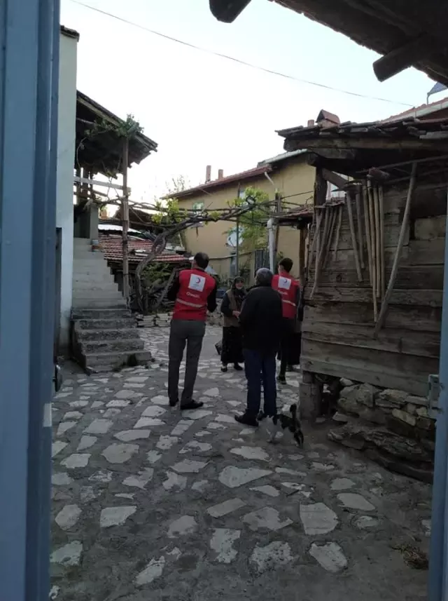 Kızılaydan ilçe merkezi ve köylere gıda kolisi Kızılaydan ilçe merkezi ve köylere gıda kolisi