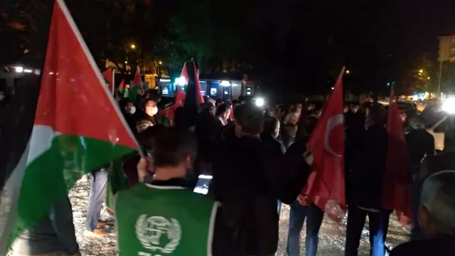 Kütahya'da Filistin'e destek konvoyu Kütahya'da Filistin'e destek konvoyu