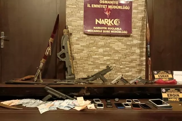 Son dakika haberi: Osmaniye'de uyuşturucu tacirlerine baskın kamerada Son dakika haberi: Osmaniye'de uyuşturucu tacirlerine baskın kamerada