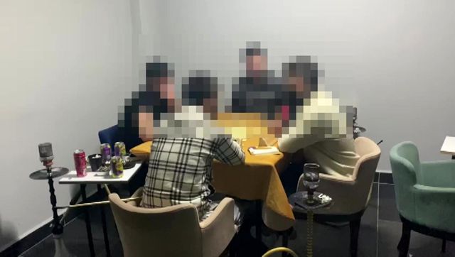 polis baskinina ragmen rahatlarini bozup oyun 2 14126838 o
