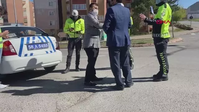 Son dakika haberleri | POLİSTEN KAÇAN SÜRÜCÜ PİŞMAN OLUP GERİ DÖNDÜ, CEZA YEMEMEK İÇİN DİL DÖKTÜ Son dakika haberleri | POLİSTEN KAÇAN SÜRÜCÜ PİŞMAN OLUP GERİ DÖNDÜ, CEZA YEMEMEK İÇİN DİL DÖKTÜ