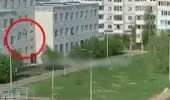 Rusya'da okula düzen eden kanlı saldırıda Bir takım öğrenciler canlarını kurtarmak amaciyla camdan atladı Rusya'da okula düzen eden kanlı saldırıda Bir takım öğrenciler canlarını kurtarmak amaciyla camdan atladı