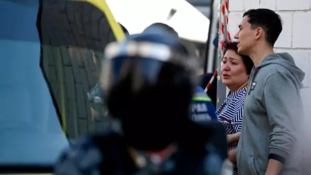 Rusya'da okula silahlı saldırı: 7'si çocuk en az 8 kişi hayatını kaybetti Rusya'da okula silahlı saldırı: 7'si çocuk en az 8 kişi hayatını kaybetti