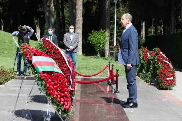 Rusya Dışişleri Bakanı Lavrov Azerbaycanlı mevkidaşı Bayramov ile görüştü Rusya Dışişleri Bakanı Lavrov Azerbaycanlı mevkidaşı Bayramov ile görüştü