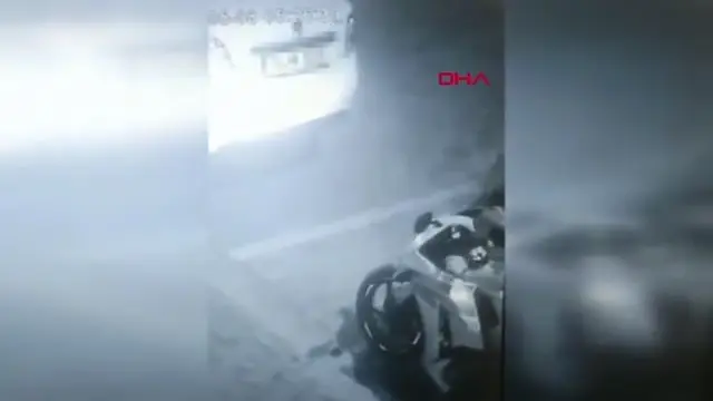 SİLİVRİ'DEKİ MOTOSİKLET HIRSIZLIĞI KAMERADA