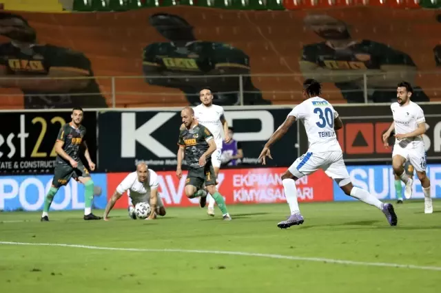 Süper Lig: Aytemiz Alanyaspor: 2 BB Erzurumspor: 1 (İlk yarı) Süper Lig: Aytemiz Alanyaspor: 2 BB Erzurumspor: 1 (İlk yarı)