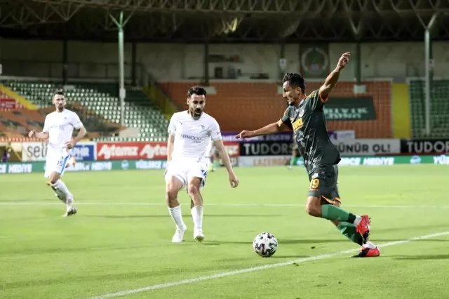 Süper Lig: Aytemiz Alanyaspor: 2 BB Erzurumspor: 1 (İlk yarı) Süper Lig: Aytemiz Alanyaspor: 2 BB Erzurumspor: 1 (İlk yarı)