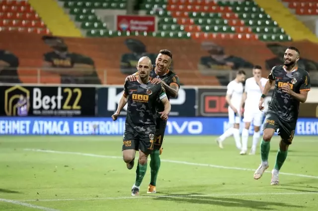 Süper Lig: Aytemiz Alanyaspor: 2 BB Erzurumspor: 1 (İlk yarı) Süper Lig: Aytemiz Alanyaspor: 2 BB Erzurumspor: 1 (İlk yarı)