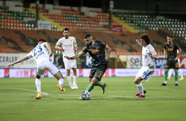 Süper Lig: Aytemiz Alanyaspor: 2 BB Erzurumspor: 1 (İlk yarı) Süper Lig: Aytemiz Alanyaspor: 2 BB Erzurumspor: 1 (İlk yarı)