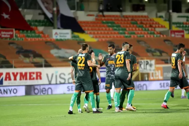 Süper Lig: Aytemiz Alanyaspor: 2 BB Erzurumspor: 1 (İlk yarı) Süper Lig: Aytemiz Alanyaspor: 2 BB Erzurumspor: 1 (İlk yarı)