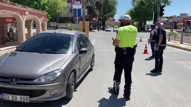 Trakya'da polis ekiplerinin denetimleri sürüyor Trakya'da polis ekiplerinin denetimleri sürüyor