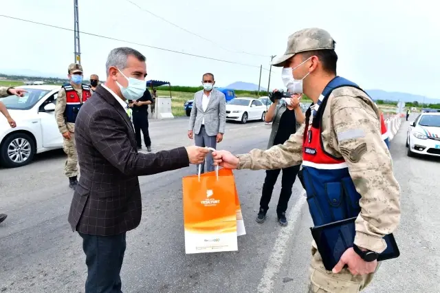Son dakika: Tüfenkci ve Çınar'dan Jandarma ziyareti Son dakika: Tüfenkci ve Çınar'dan Jandarma ziyareti