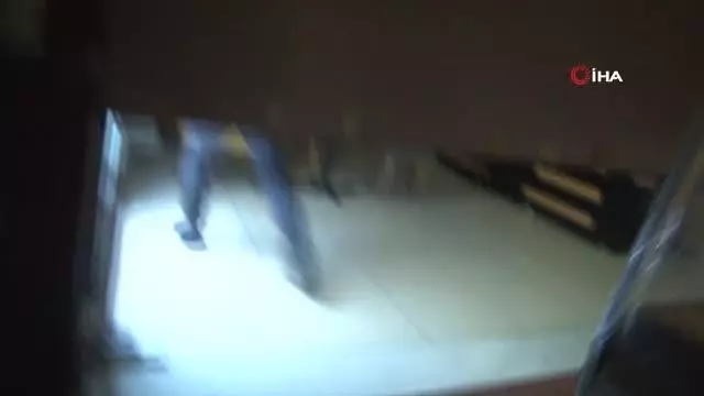Üstü pastane altı kumarhane Üstü pastane altı kumarhane