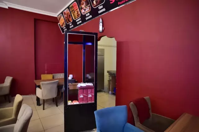 Üstü pastane altı kumarhane Üstü pastane altı kumarhane