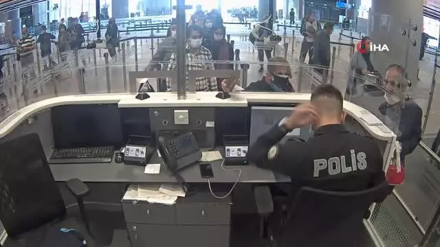 Uyuşturucu ticaretinden aranıyordu, İran Pasaportuyla Türkiye'ye girerken yakalandı Uyuşturucu ticaretinden aranıyordu, İran Pasaportuyla Türkiye'ye girerken yakalandı