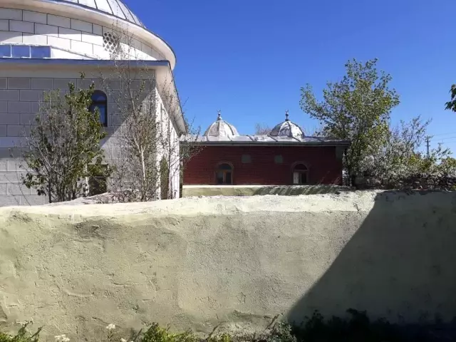 YDV Erzurum Şube Başkanı Akbulut, Vakıflar Haftası'nda Anadolu'daki ilk Vakfiye'nin Sahibi Yağan Baba'yı andı YDV Erzurum Şube Başkanı Akbulut, Vakıflar Haftası'nda Anadolu'daki ilk Vakfiye'nin Sahibi Yağan Baba'yı andı