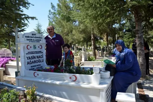 ANTALYA 15 TEMMUZ ŞEHİDİNİN BABASI EVLATSIZ YAŞANIR AMA VATANSIZ YAŞANMAZ ANTALYA 15 TEMMUZ ŞEHİDİNİN BABASI EVLATSIZ YAŞANIR AMA VATANSIZ YAŞANMAZ