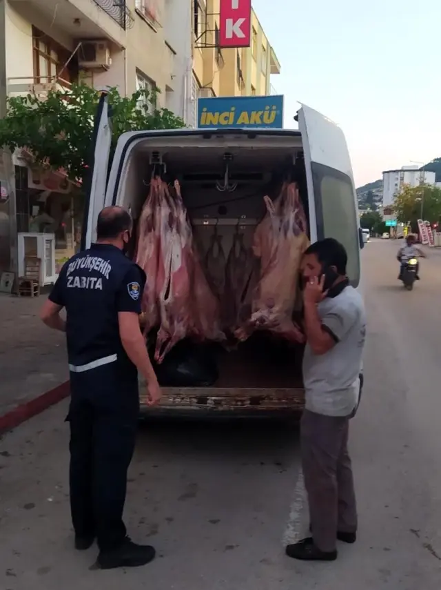 2 ton kaçak et ele geçirildi 2 ton kaçak et ele geçirildi