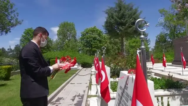 Son dakika... AFYONKARAHİSAR - Şehitliklerde hüzünlü bayram arifesi Son dakika... AFYONKARAHİSAR - Şehitliklerde hüzünlü bayram arifesi