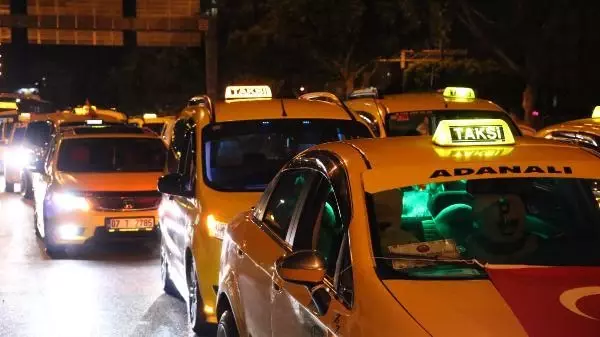 ANTALYA'DA, TAKSİCİLERDEN FİLİSTİN'E DESTEK KONVOYU ANTALYA'DA, TAKSİCİLERDEN FİLİSTİN'E DESTEK KONVOYU