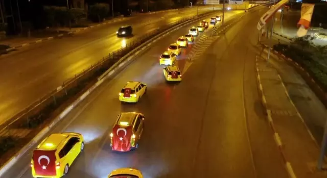 Antalyalı taksicilerden İsrail'e kınama konvoyu Antalyalı taksicilerden İsrail'e kınama konvoyu