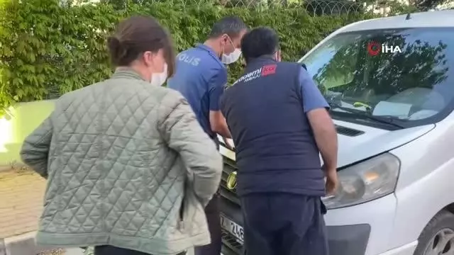 Aracın motoruna giren yavru kedi mahalleliyi seferber etti Aracın motoruna giren yavru kedi mahalleliyi seferber etti