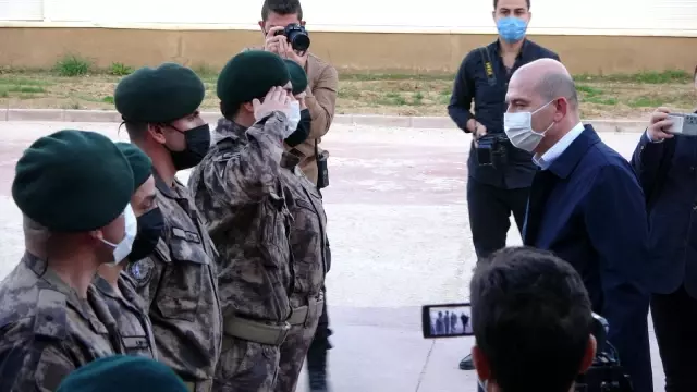 Bakan Soylu; 'Çukurca'da 3 sivili katleden turuncu listedeki terörist öldürüldü' Bakan Soylu; 'Çukurca'da 3 sivili katleden turuncu listedeki terörist öldürüldü'