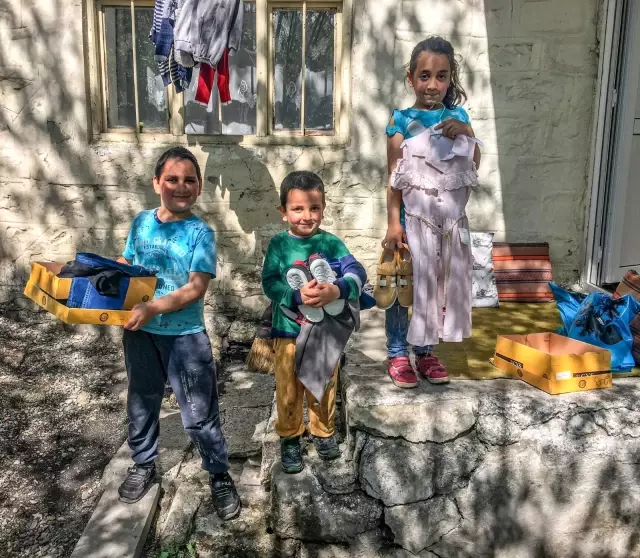 'Bayram Çocuklarla Güzel' projesi ile yüzlerce çocuğun yüzü güldü 'Bayram Çocuklarla Güzel' projesi ile yüzlerce çocuğun yüzü güldü