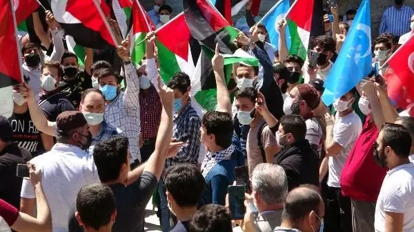 Son dakika haberleri... İsrail'in saldırılarında şehit olan Filistinliler için Bursa'da gıyabi cenaze namazı kılındı Son dakika haberleri... İsrail'in saldırılarında şehit olan Filistinliler için Bursa'da gıyabi cenaze namazı kılındı